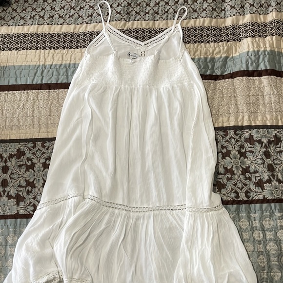 Adorable boho style flowy white dress - Picture 4 of 7